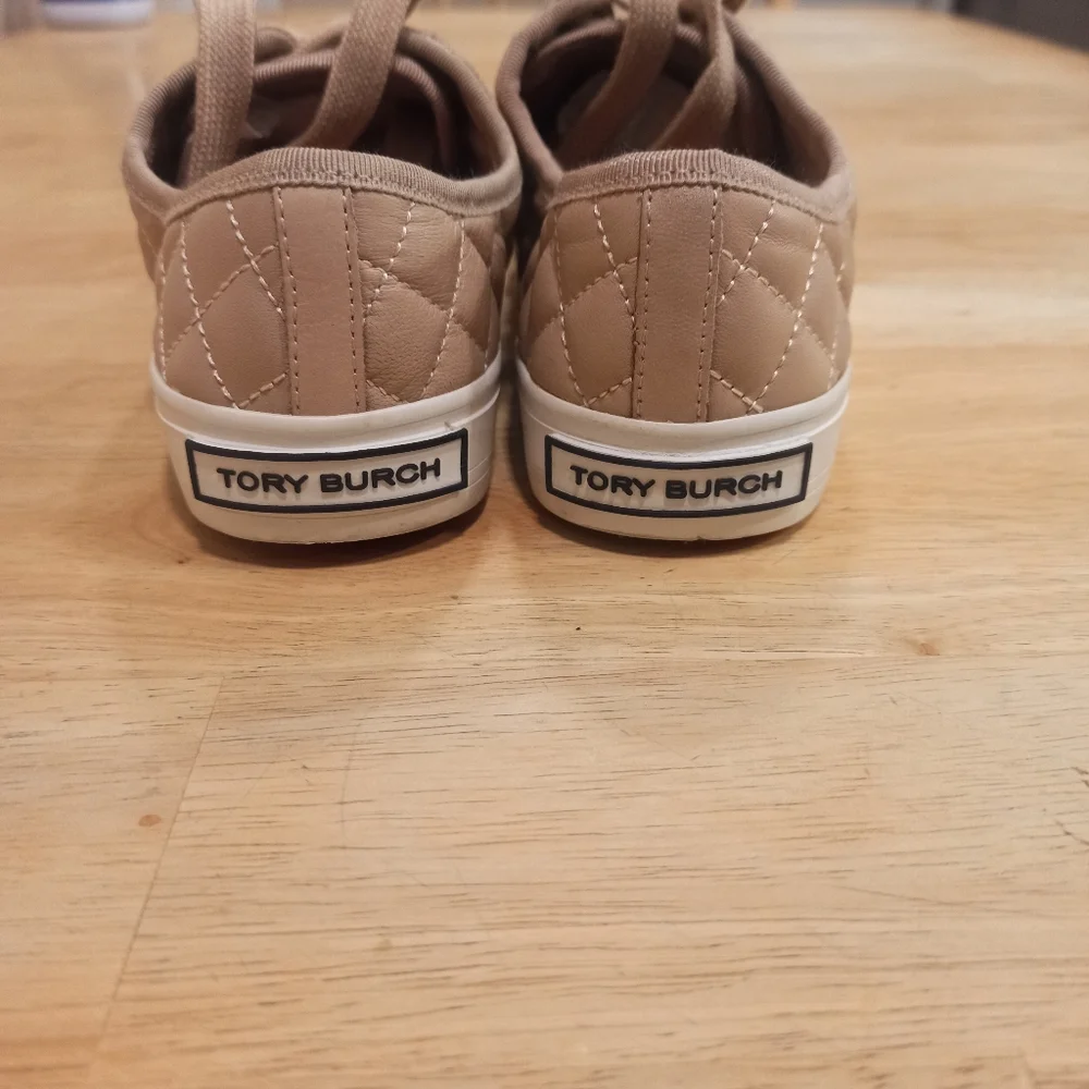 Tory Burch Bryant Sneakers Beige Quilted Leather Size 6 - Picture 7 of 16